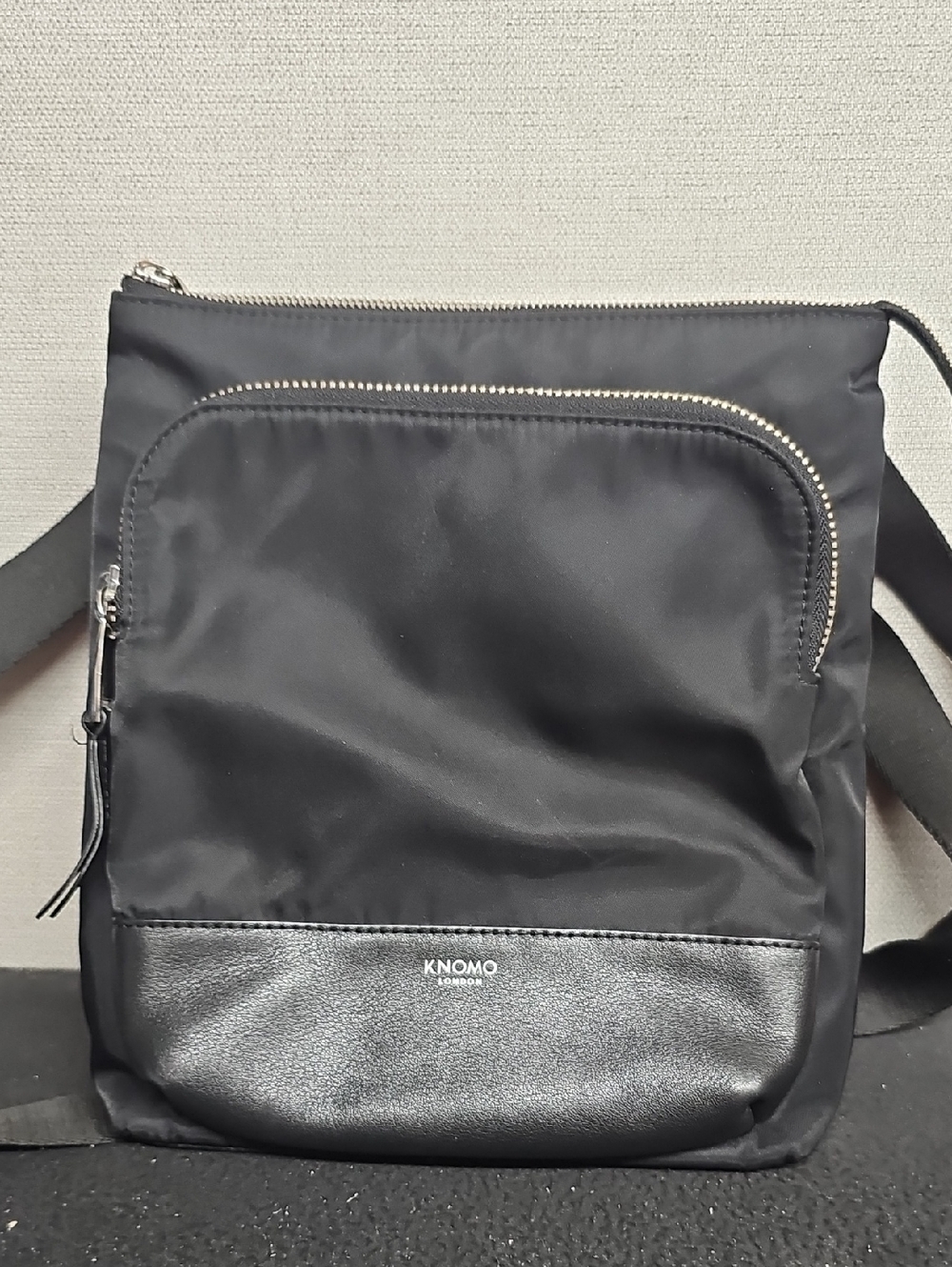 KNOMO WOMENS 10" MESSENGER BAG BFPM-04-062